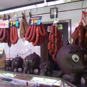 Tienda de embutidos y jamones de Extremadura Marsan en Jaraiz de la Vera