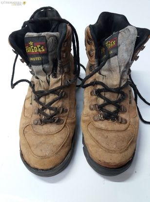 Pegado de suelas de zapatos en Almendralejo Reparación Victor sanabria 