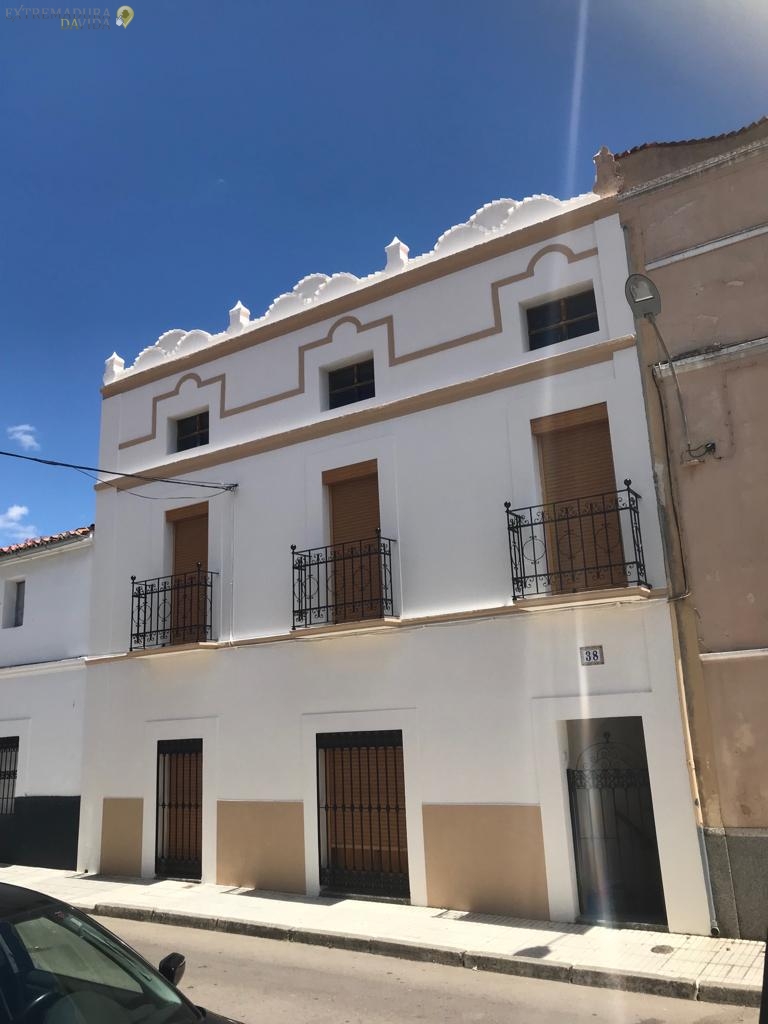 Pintores de fachadas en Cáceres Iglesias 