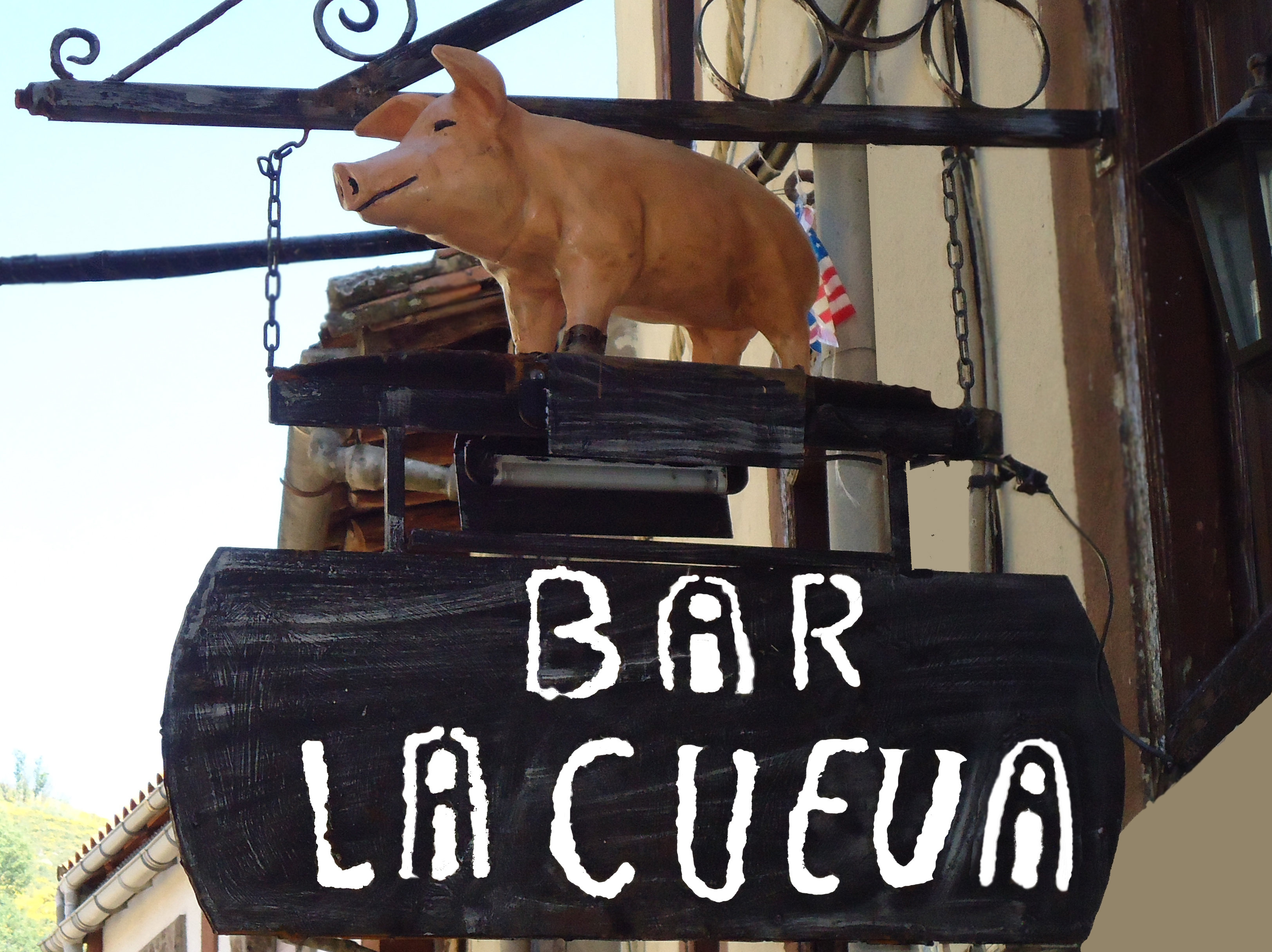 Bar Tapería En Garganta La Olla – La Cueva