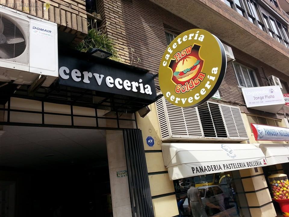 Raciones Hamburguesas comida para llevar Cáceres New Golden 