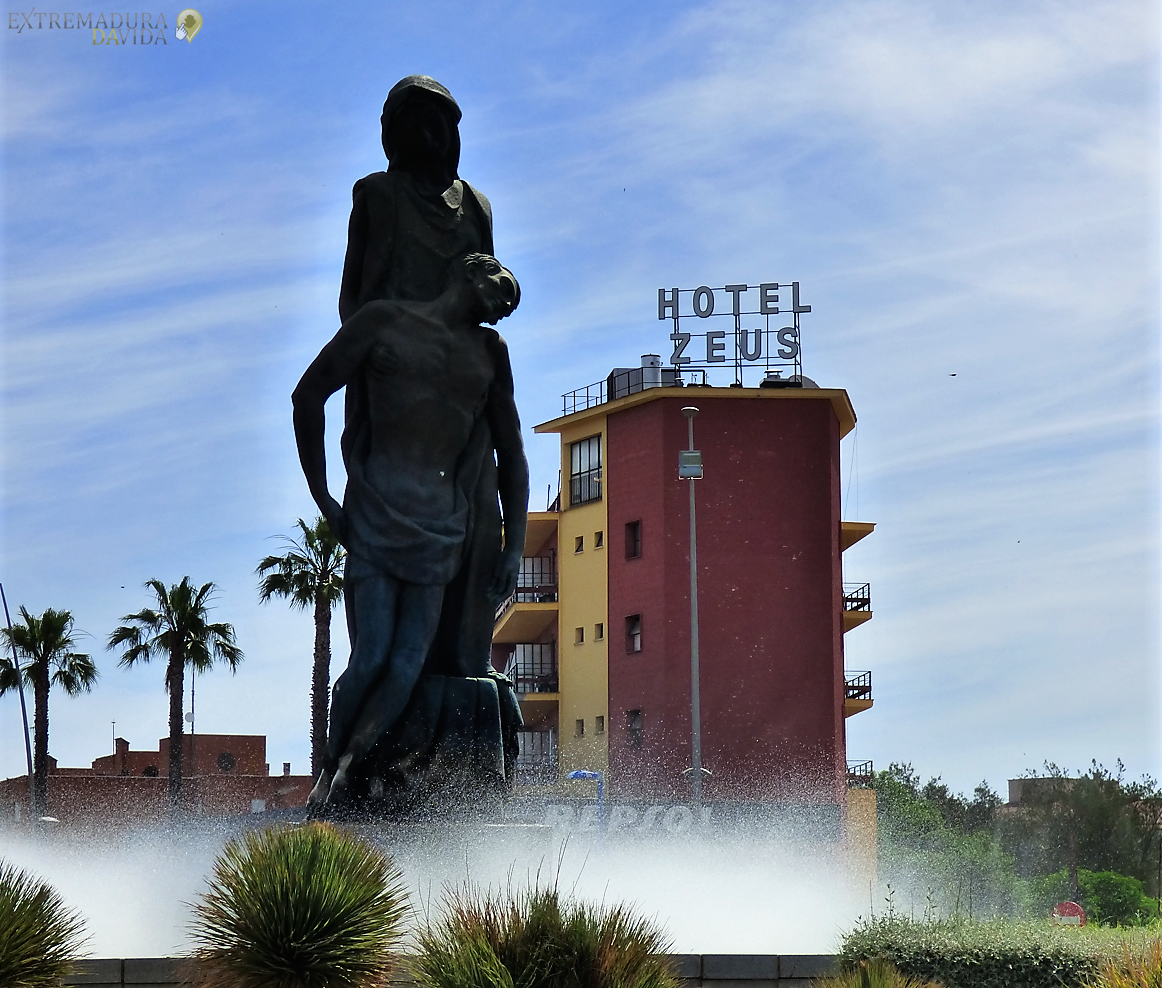 Hotel Alojamientos mas cerca de los monumentos de Mérida Zeus parking piscina 