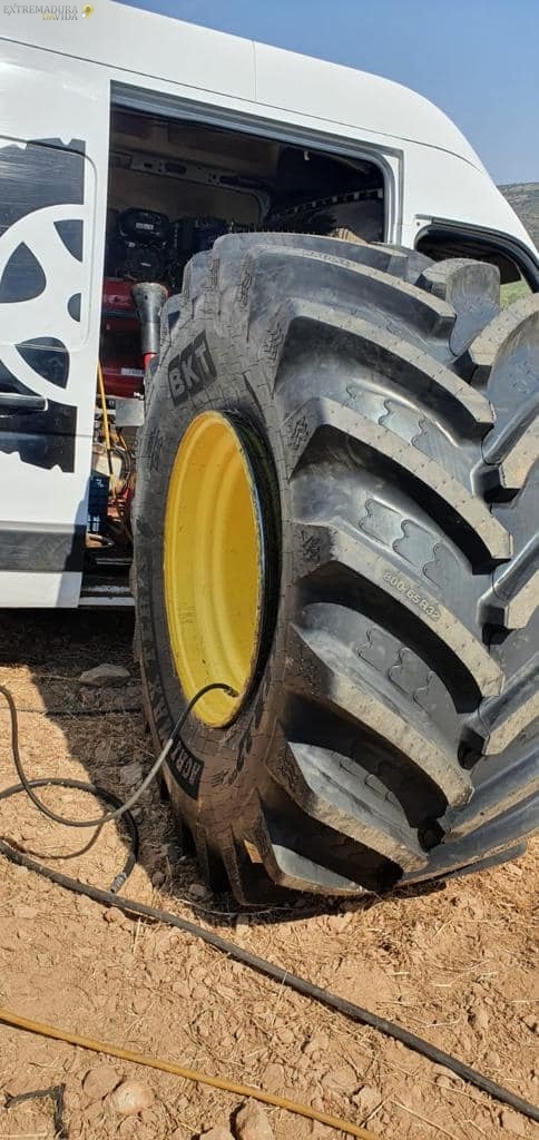 Asistencia móvil 24h neumáticos en carretera Tierra de Barros Almendralejo J.A