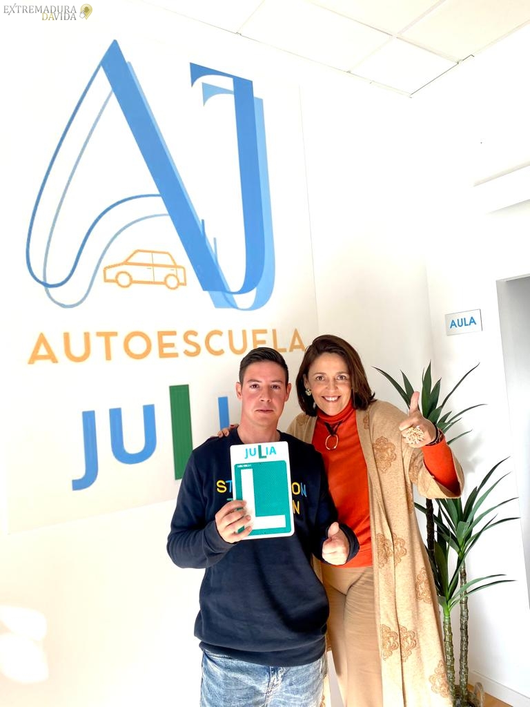 Autoescuela en Almendralejo Julia