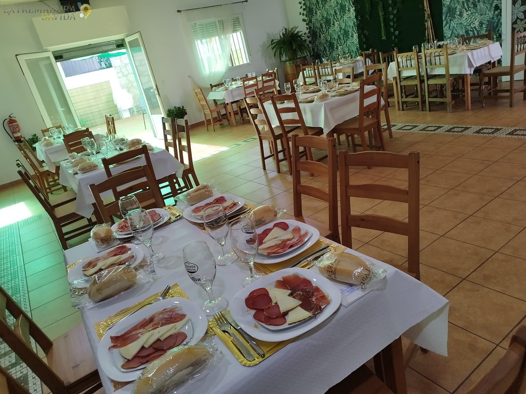 Restaurante Salones Hamburguesería en Pueblo Nuevo del Guadiana Amaral