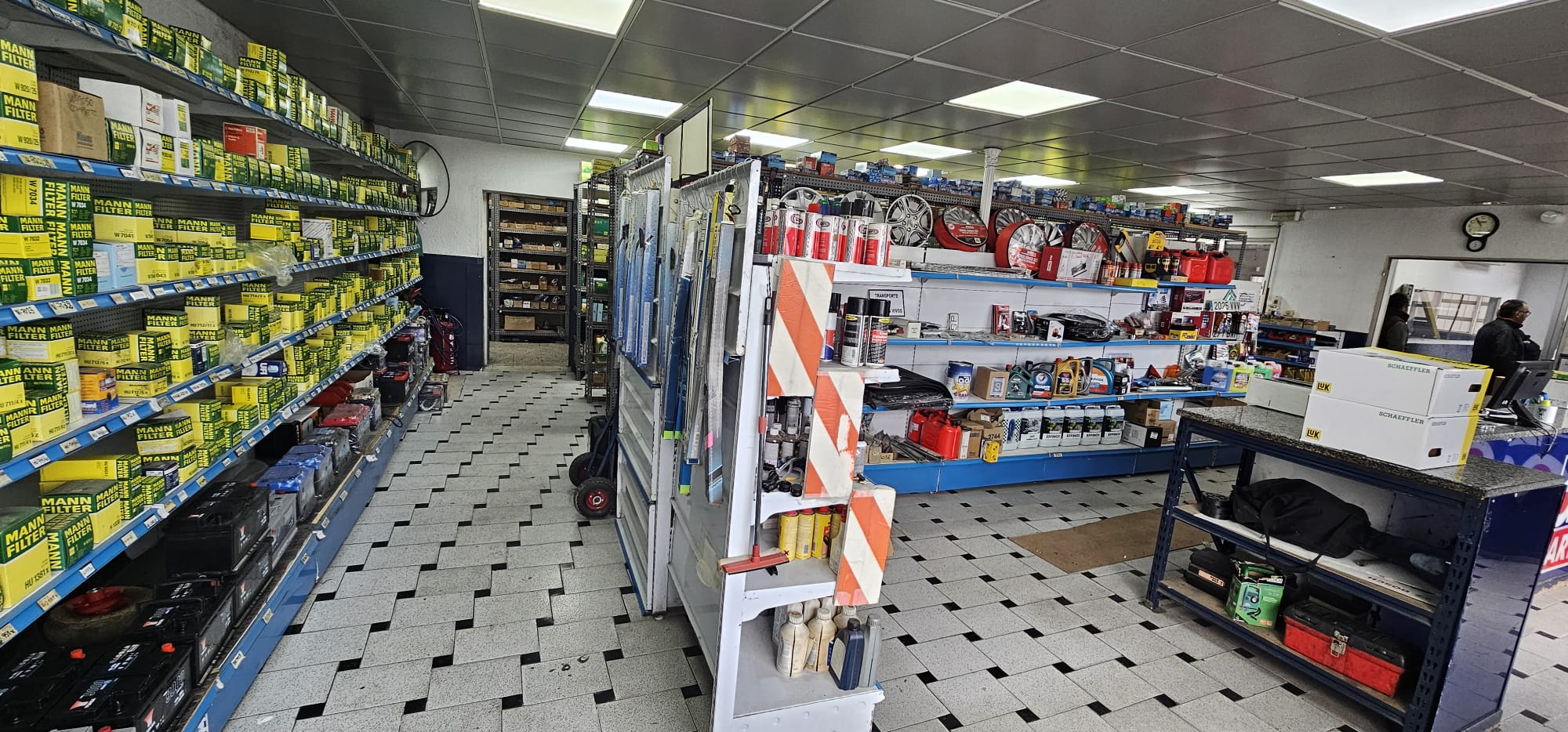 Talleres en Trujillo Grupo Chito Chapa y Pintura