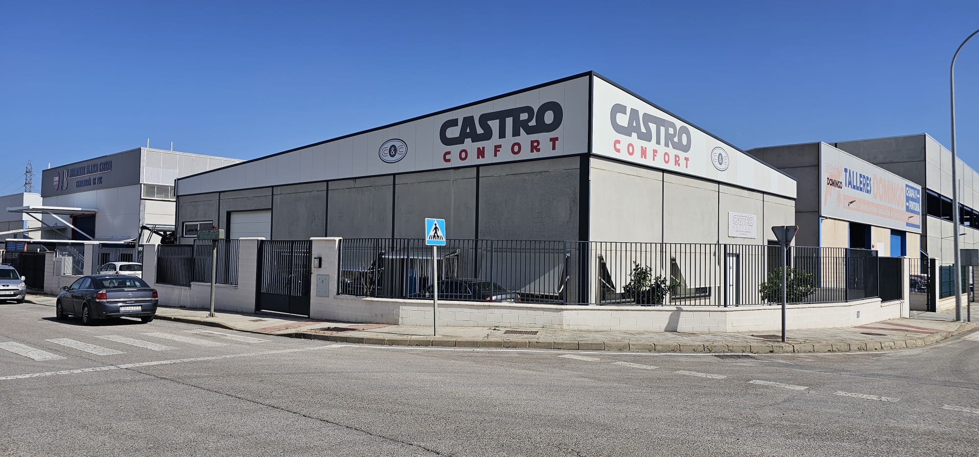 Castro Confort fabricamos e instalamos toldos, capotas, pérgolas, cerramientos, cartelería y muchos más productos