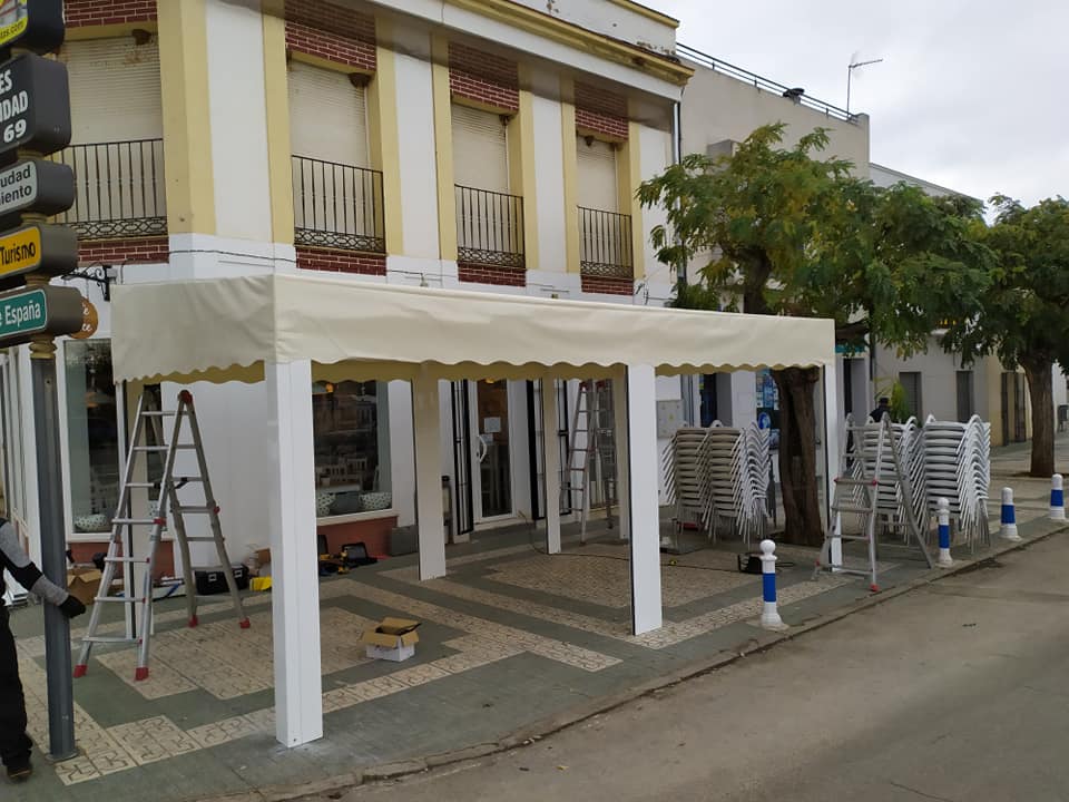 fabricamos e instalamos toldos, capotas, pérgolas, cerramientos, cartelería y muchos más productos
