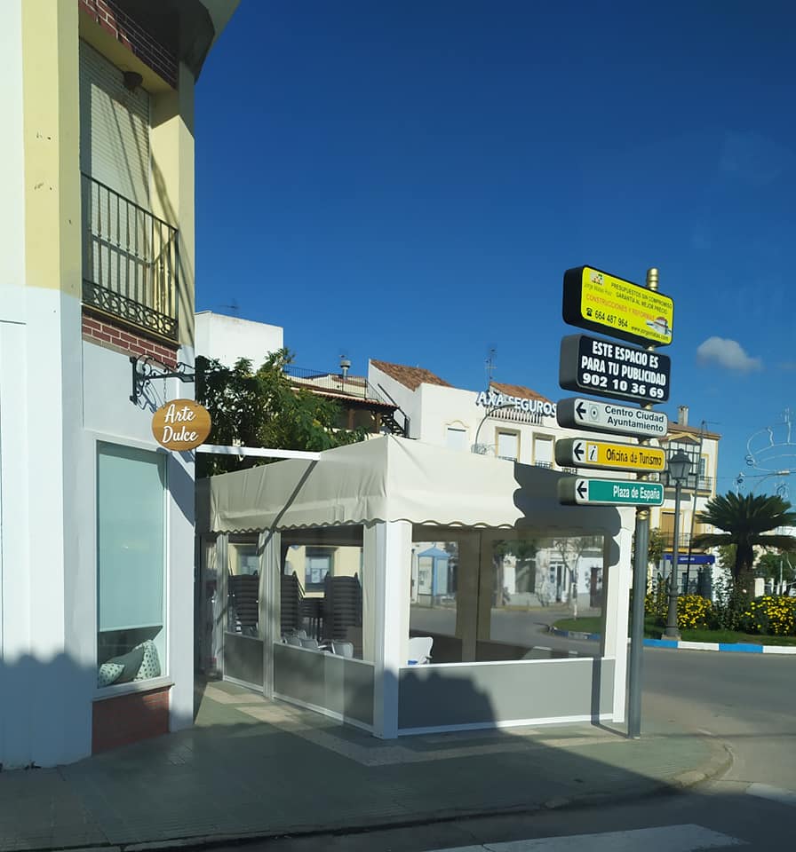 fabricamos e instalamos toldos, capotas, pérgolas, cerramientos, cartelería y muchos más productos